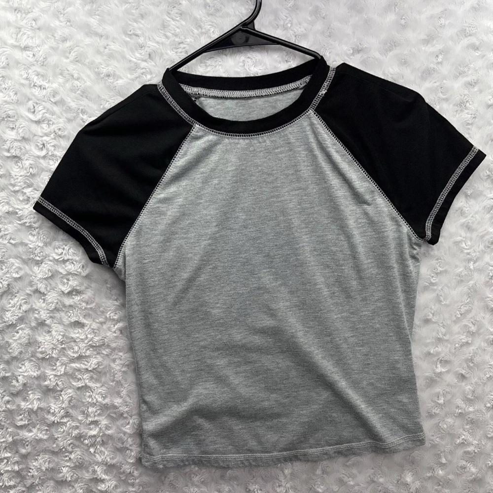 SHEIN EZwear Gorpcore Colorblock Top-stitching Raglan Sleeve Tee Size M (6)